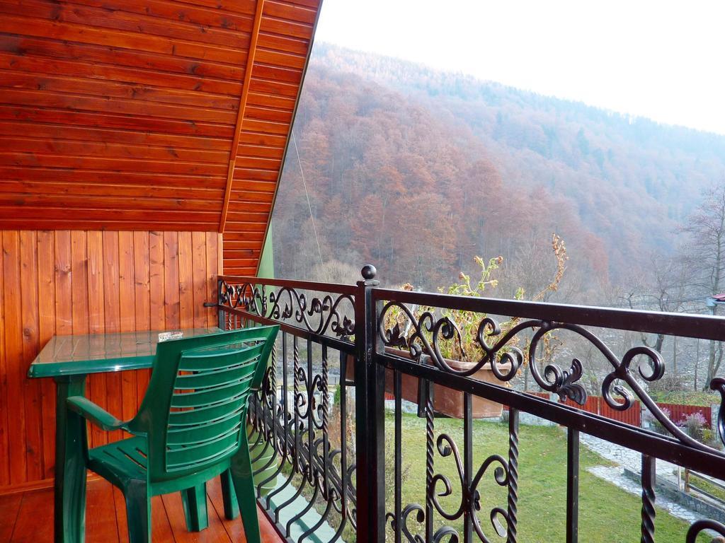Sadyba Bilya Richky Yaremche Habitación foto
