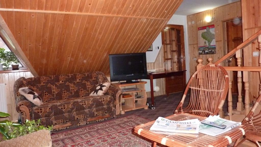 Sadyba Bilya Richky Yaremche Habitación foto